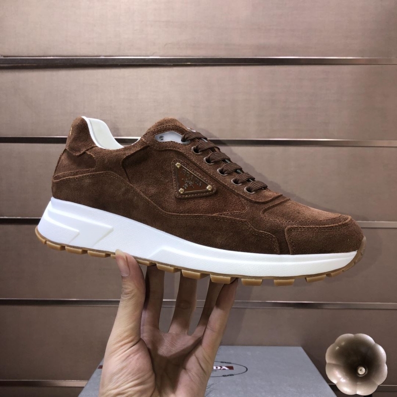 Pra*a casual shoes